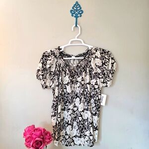 Kindred Metallic Gold, Black, & White Floral Tie-Front Peasant Top Size 1X (NWT)